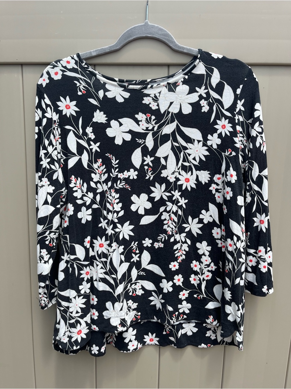 J Jill pullover top with 3/4 length sleeves